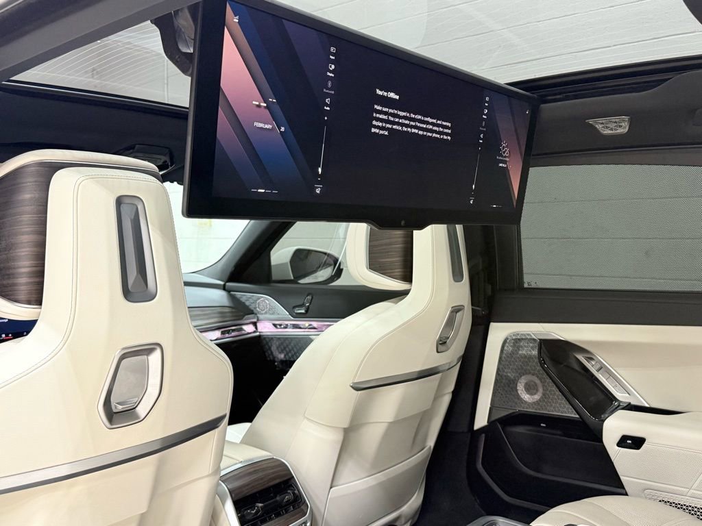 Used 2024 BMW 760i xDrive w/ Premium Package image 67