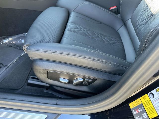 Certified 2023 BMW 530e xDrive w/ Premium Package image 28