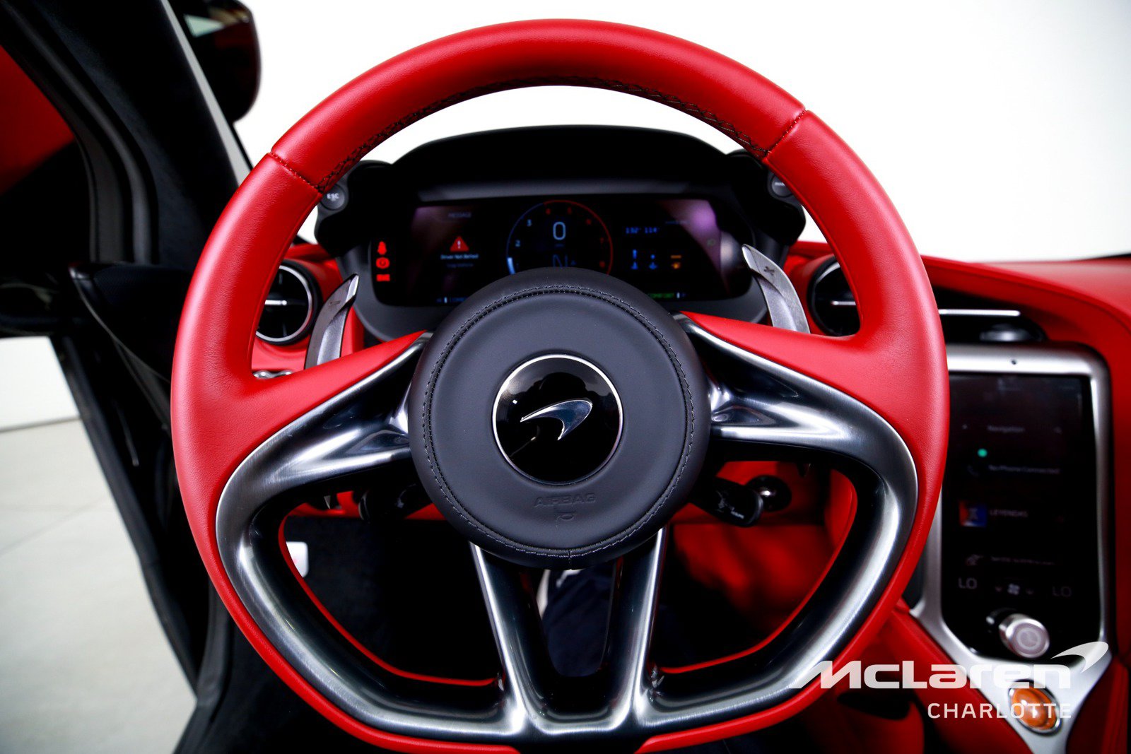 Used 2026 McLaren 750S Spider RWD image 16