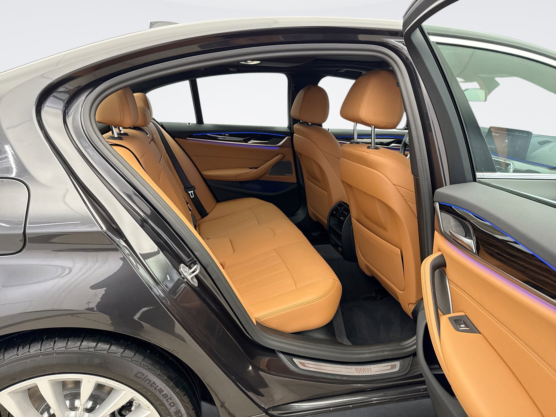 Used 2023 BMW 530i xDrive 530XI AWD w/ Premium Package image 18