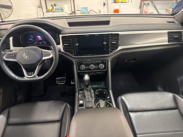 Certified 2022 Volkswagen Atlas Cross Sport SEL R-Line image 10