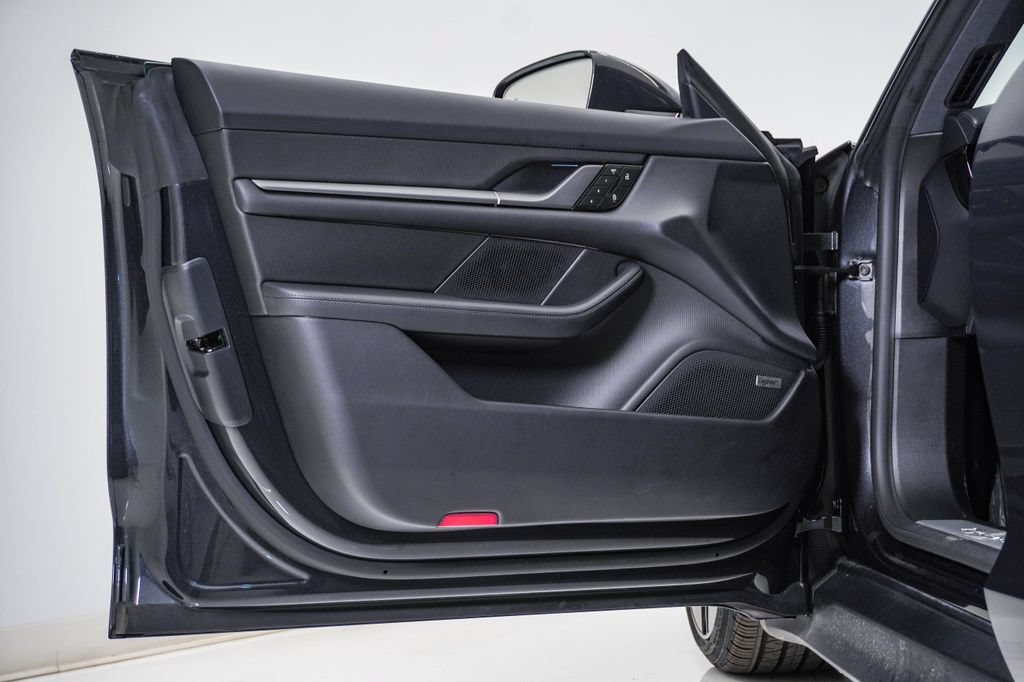 Certified 2025 Porsche Taycan AWD/4WD image 25
