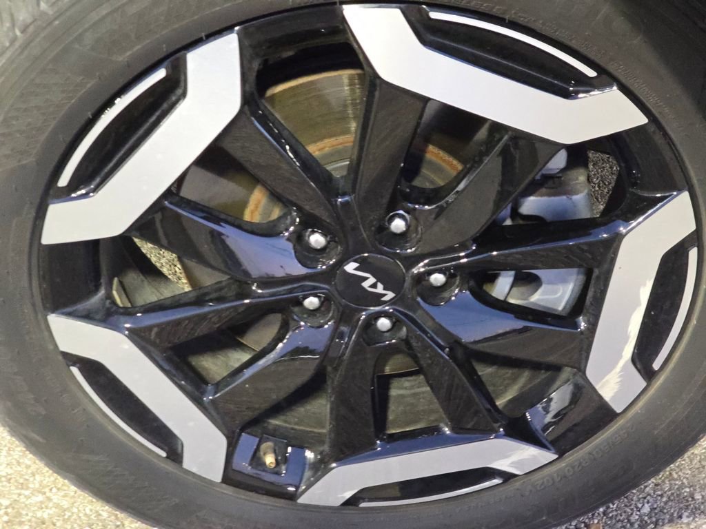 Used 2023 Kia Telluride S image 14