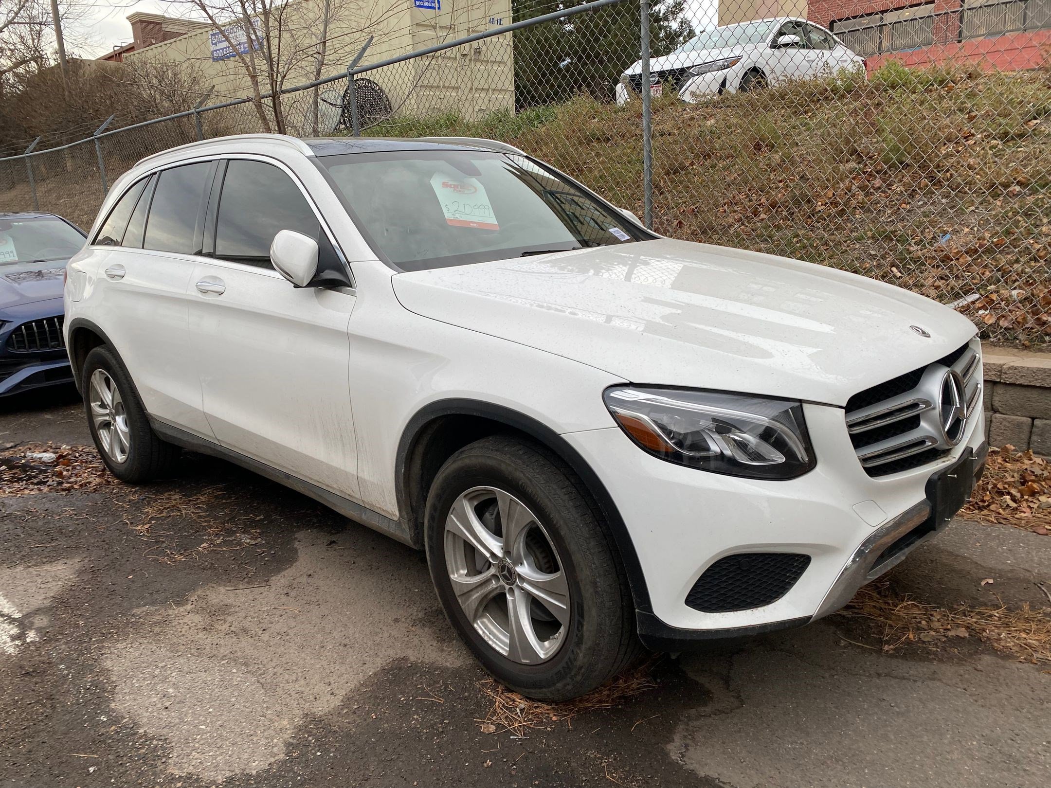 Used 2017 Mercedes-Benz GLC 300 4MATIC image 4