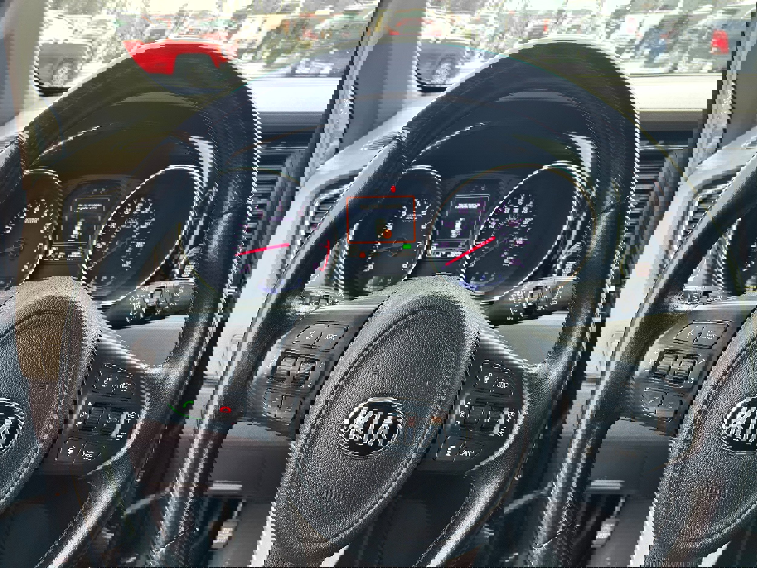 Used 2016 Kia Sedona SX Limited image 11