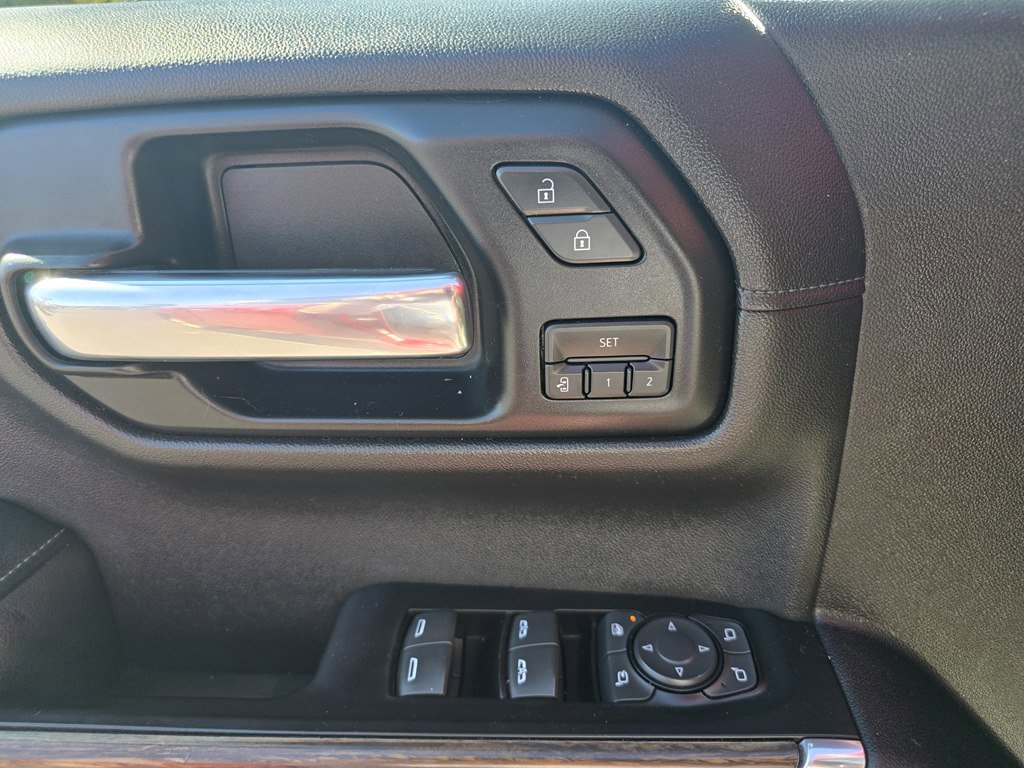 Used 2019 Chevrolet Silverado 1500 High Country image 18