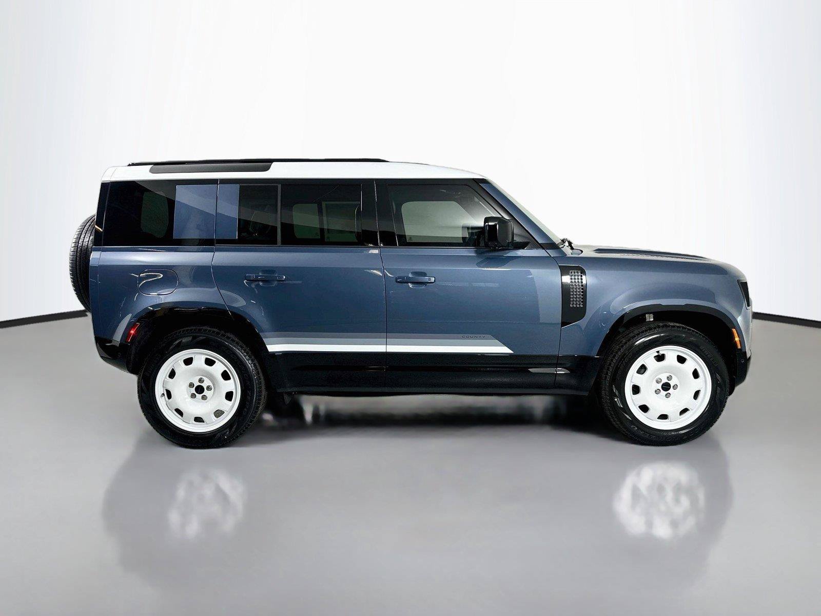 Certified 2026 Land Rover Defender 110 S AWD/4WD image 4