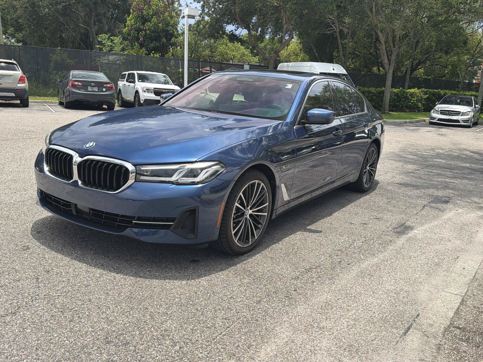 Used 2023 BMW 530e w/ Premium Package RWD image 7