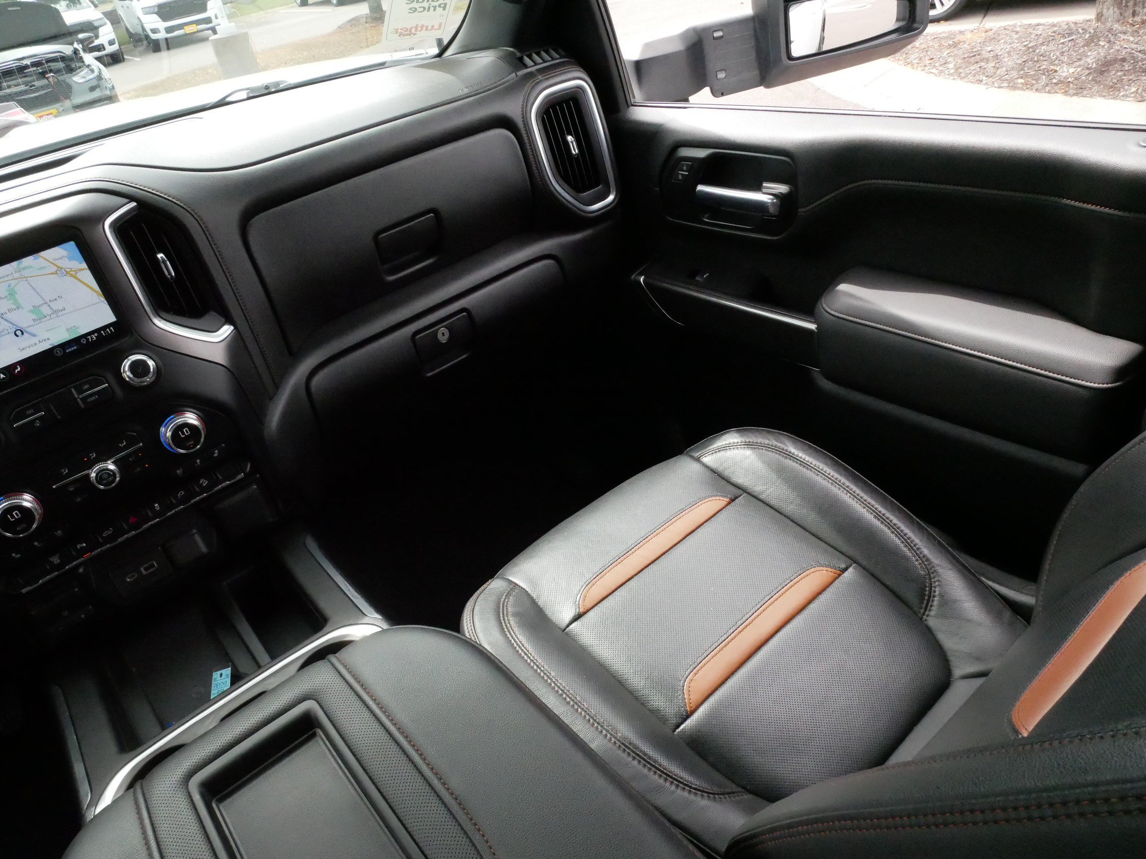 Used 2020 GMC Sierra 2500 AT4 w/ AT4 Premium Package AWD/4WD image 11