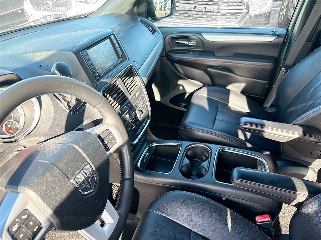 Used 2019 Dodge Grand Caravan GT image 25