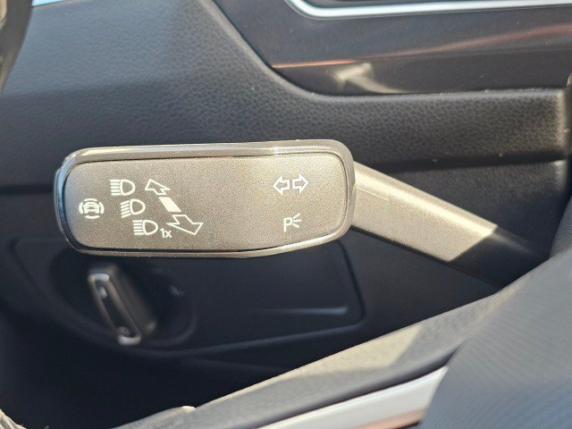 Used 2024 Volkswagen Tiguan SE w/ Panoramic Sunroof Package AWD/4WD image 39