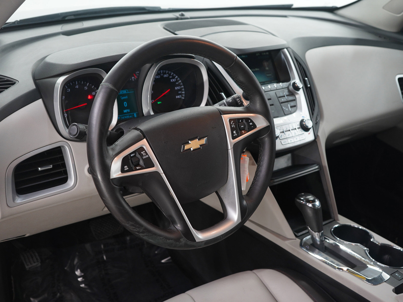 Used 2016 Chevrolet Equinox LTZ w/ Enhanced Convenience Package image 26