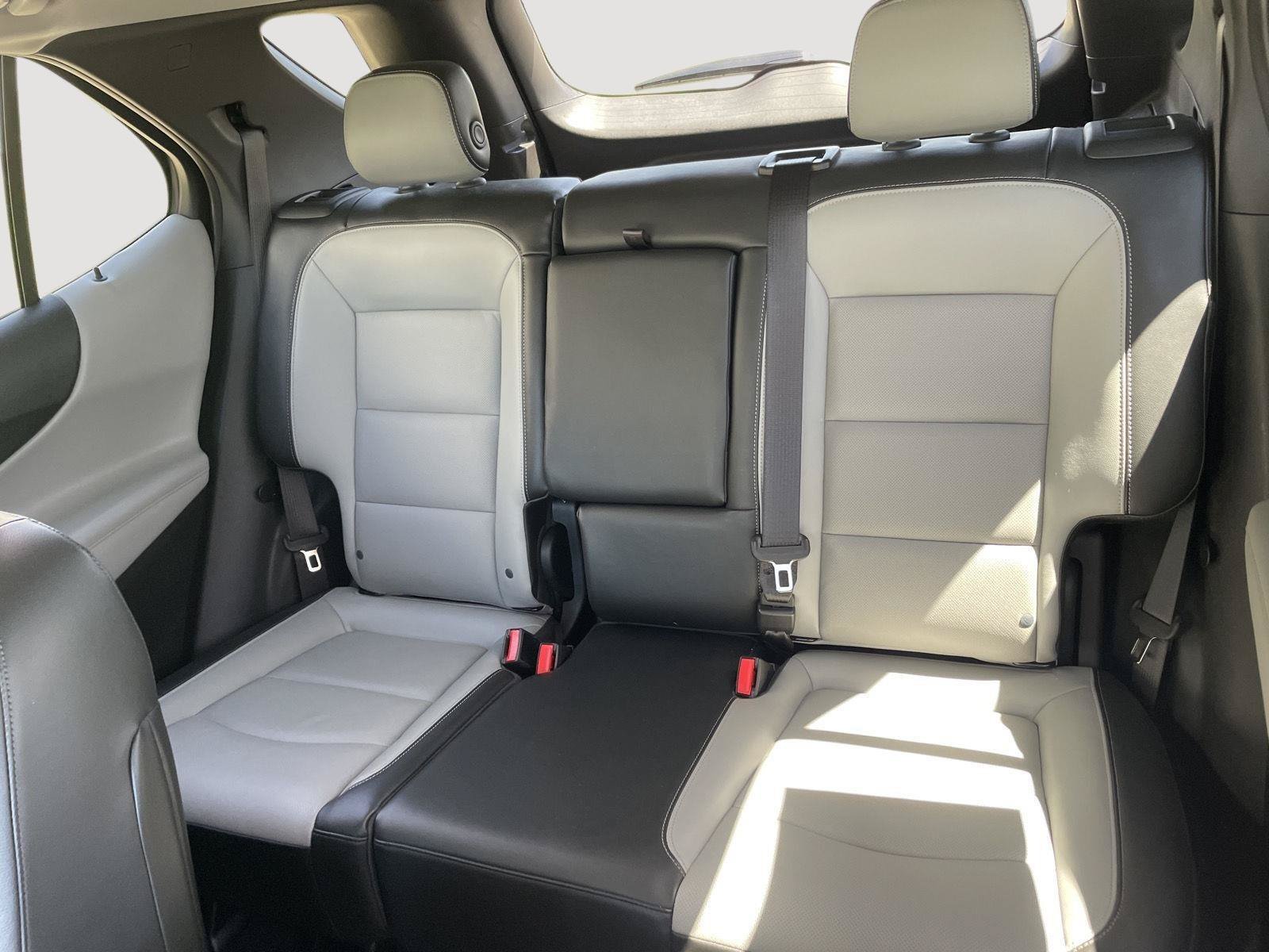Used 2020 Chevrolet Equinox Premier FWD image 22