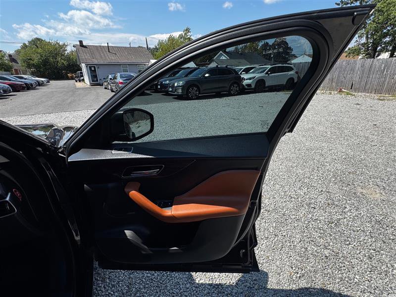 Used 2018 Jaguar F-PACE Portfolio image 34