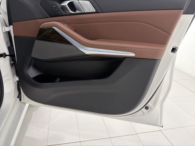 Used 2026 BMW X7 xDrive40i w/ Premium Package image 20