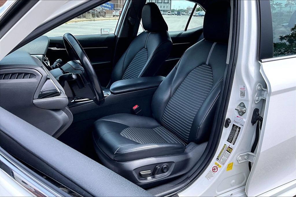 Used 2019 Toyota Camry SE FWD image 23