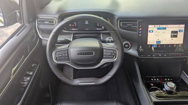 Used 2023 Jeep Wagoneer L Series II image 27