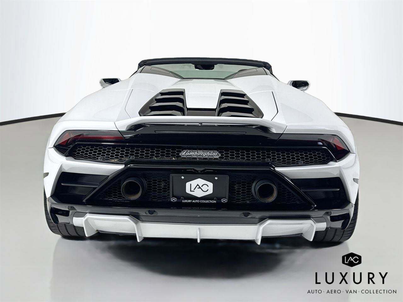 Used 2021 Lamborghini Huracan EVO image 7