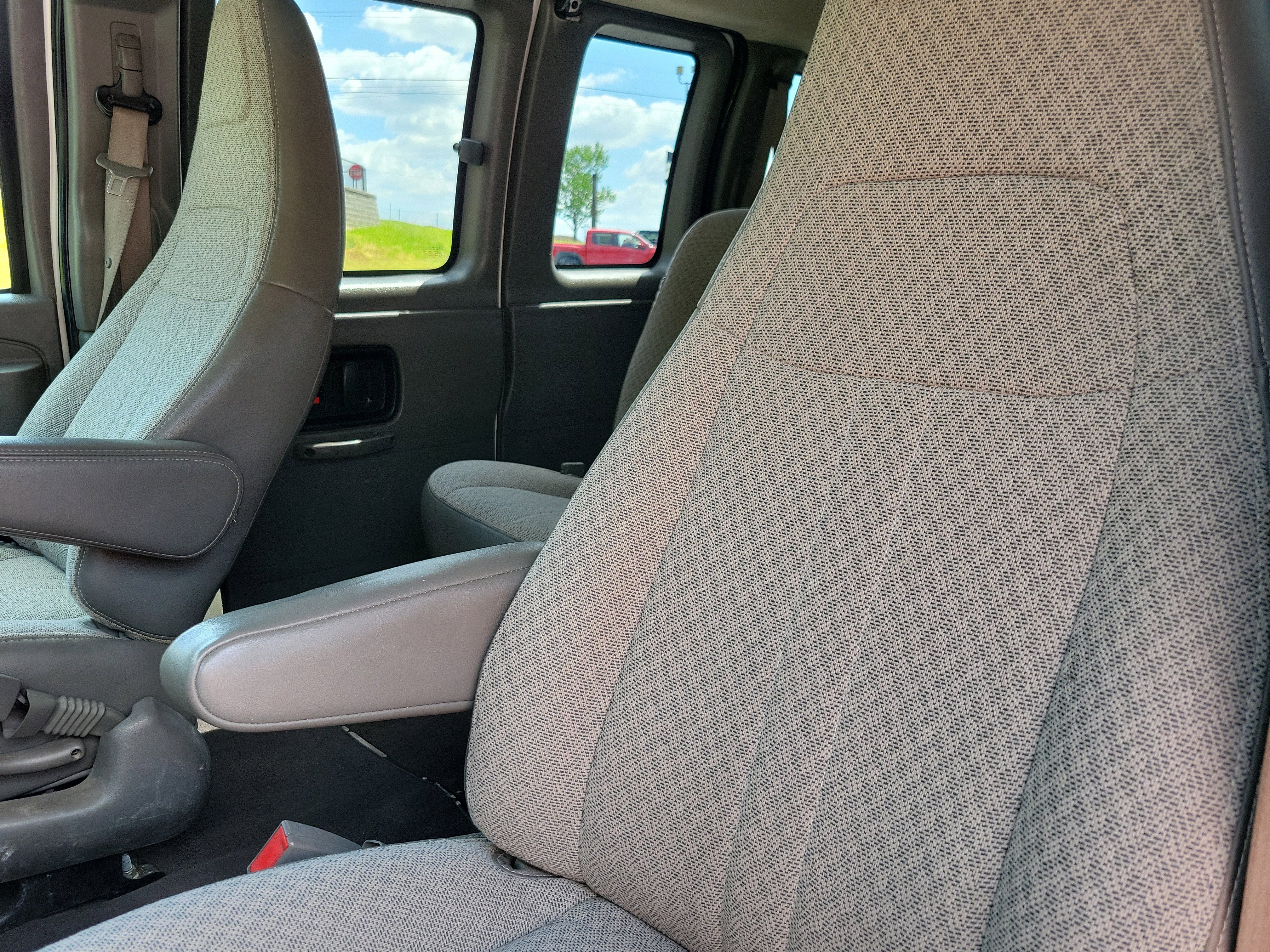 Used 2019 Chevrolet Express 3500 LT w/ LT Preferred Equipment Group RWD image 5