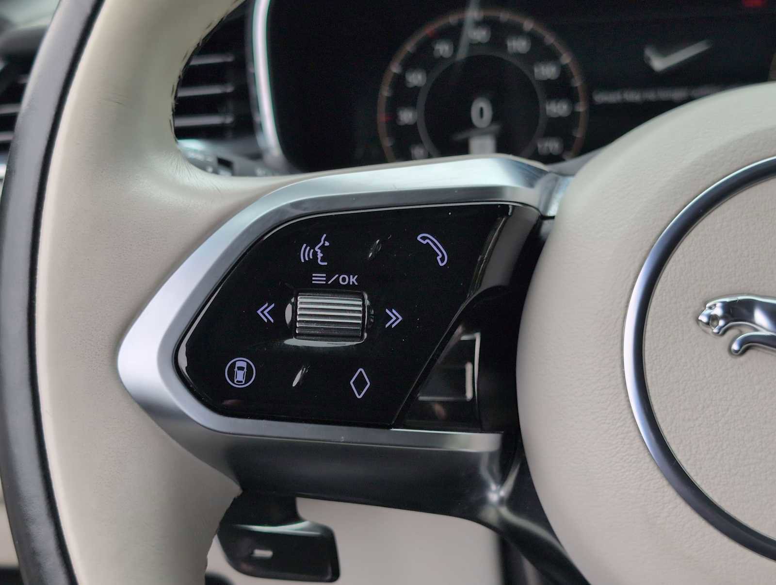 Used 2025 Jaguar F-PACE R-Dynamic S AWD/4WD image 21