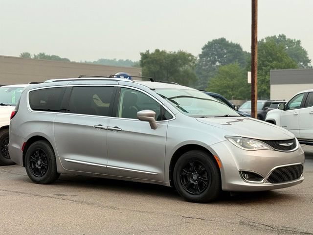Used 2019 Chrysler Pacifica Touring-L FWD image 31