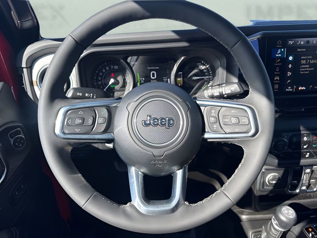 Used 2025 Jeep Wrangler Unlimited Sahara w/ Safety Group AWD/4WD image 13