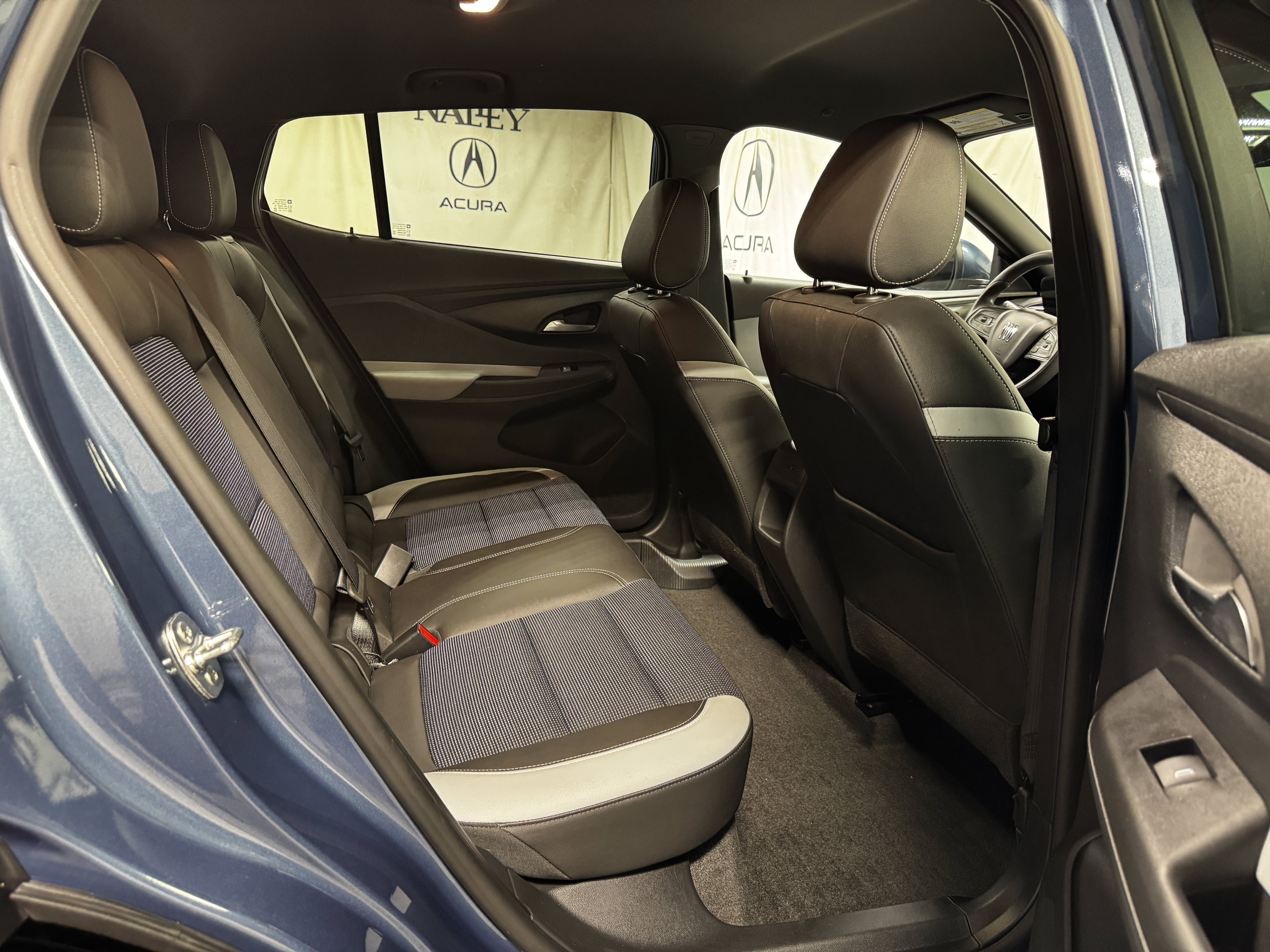 Certified 2025 Buick Envista Preferred FWD image 36