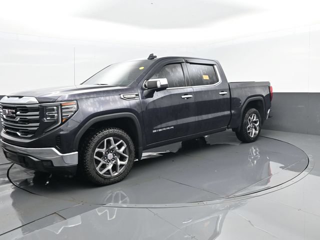 Used 2022 GMC Sierra 1500 SLT AWD/4WD image 2