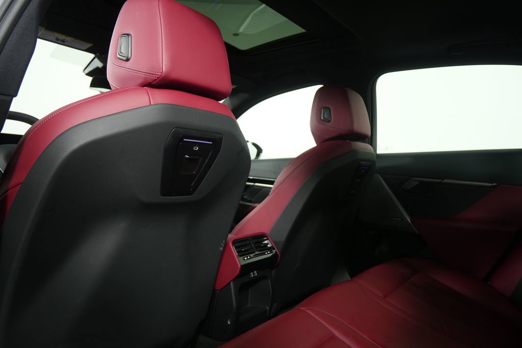 Certified 2025 BMW 530i image 18