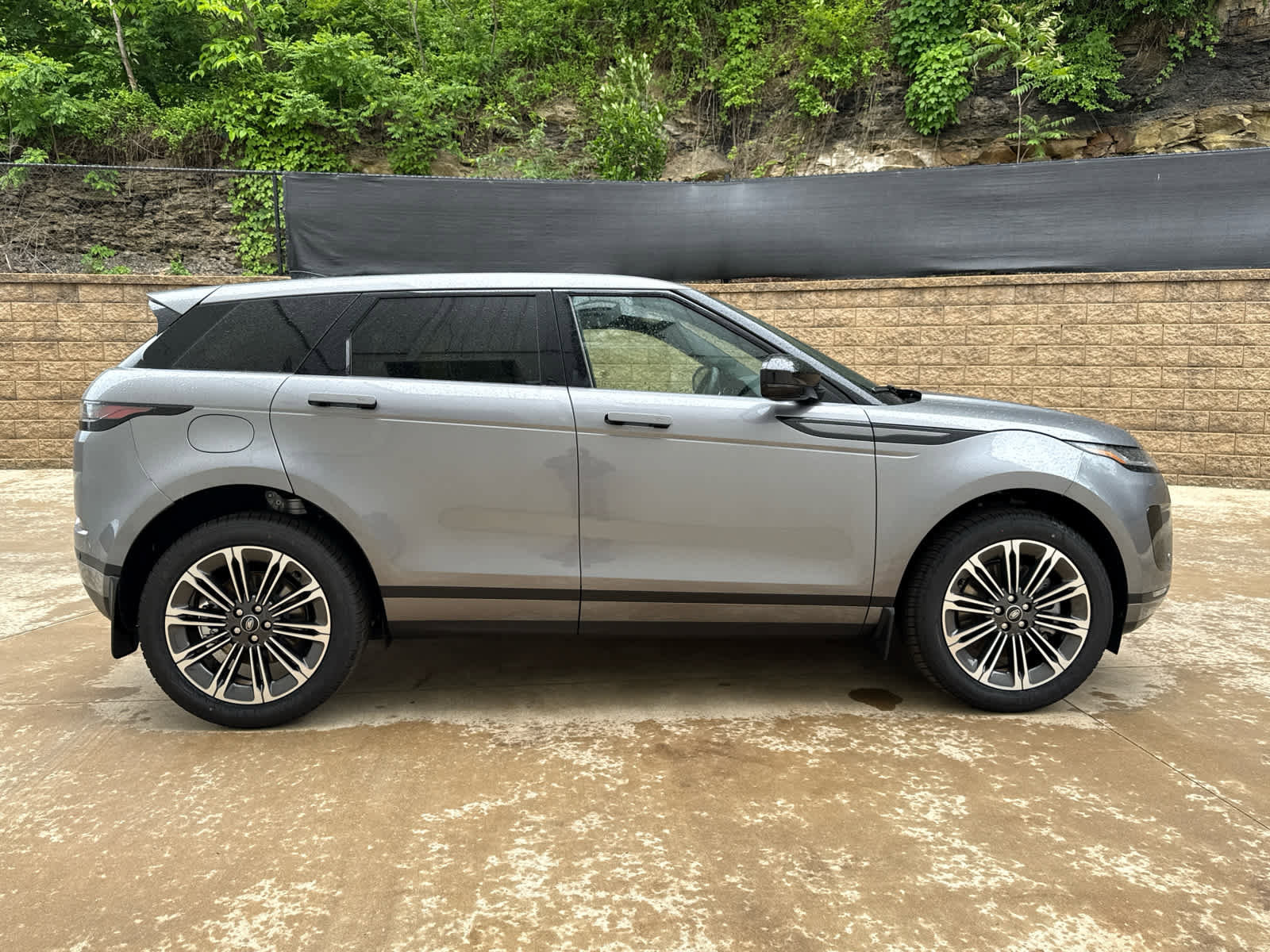 Used 2026 Land Rover Range Rover Evoque S image 7