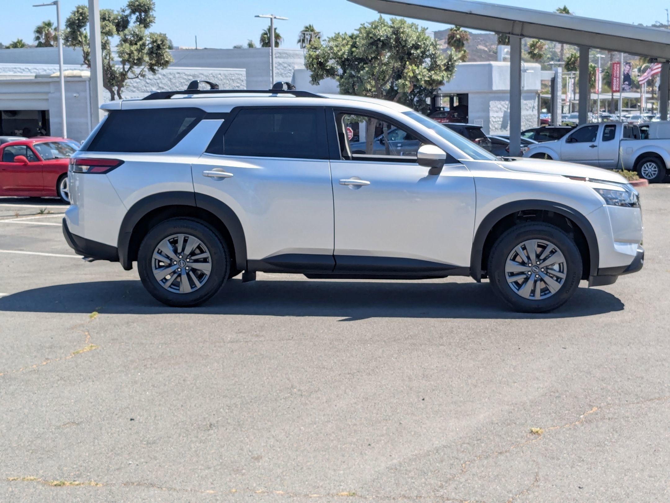 New 2025 Nissan Pathfinder SV image 5