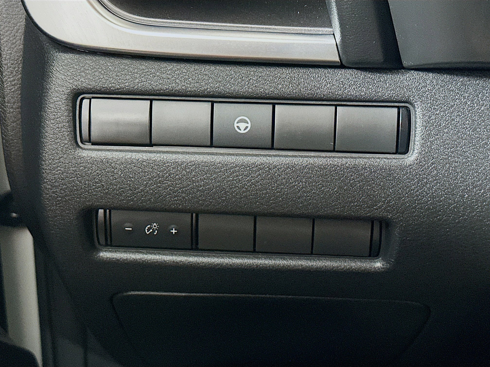 Used 2023 Nissan Rogue SV image 17