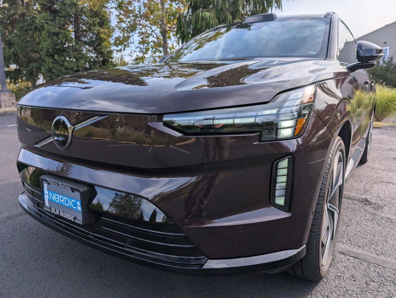 Used 2025 Volvo EX90 Ultra AWD/4WD image 25