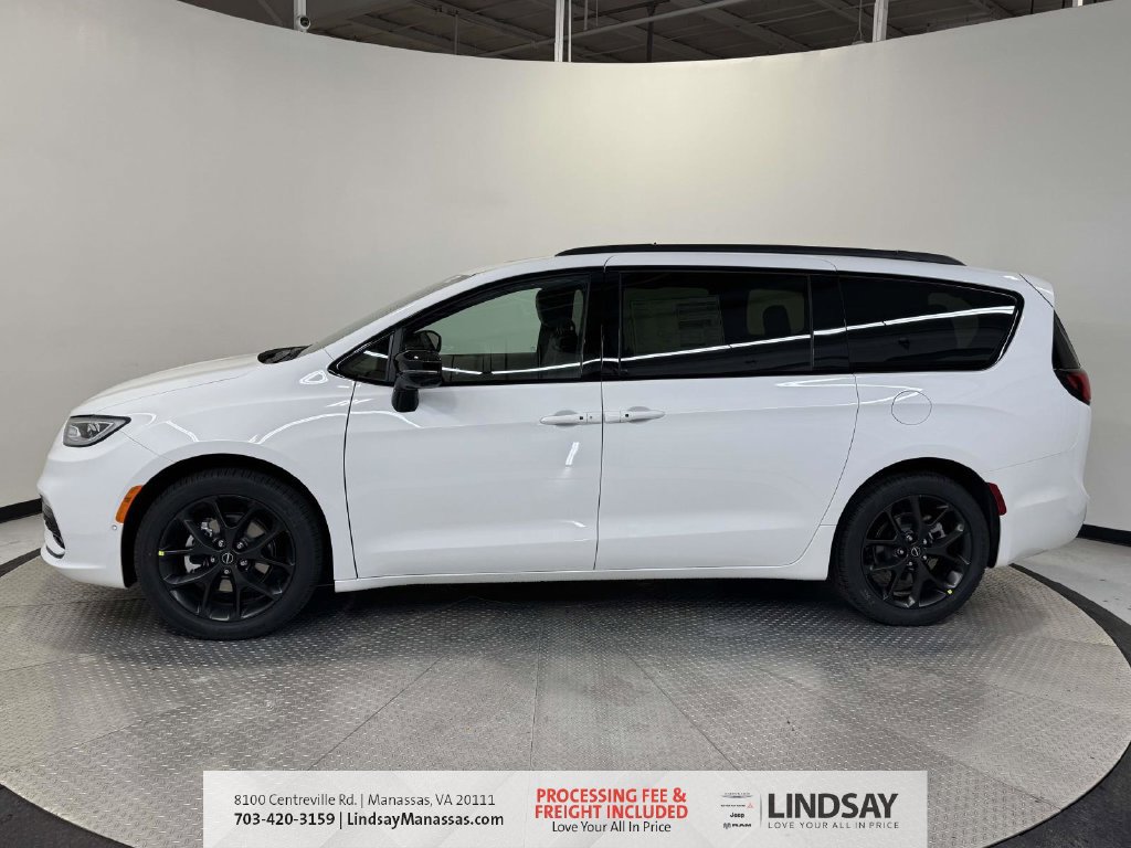 New 2026 Chrysler Pacifica Select w/ S Appearance Package FWD image 5
