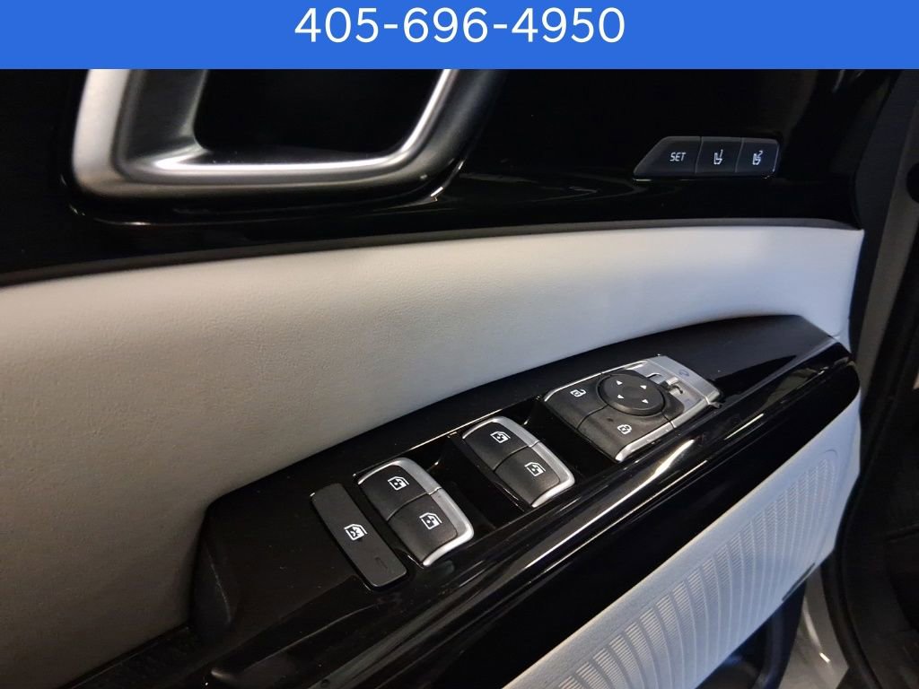 Used 2023 Kia Carnival SX Prestige image 23