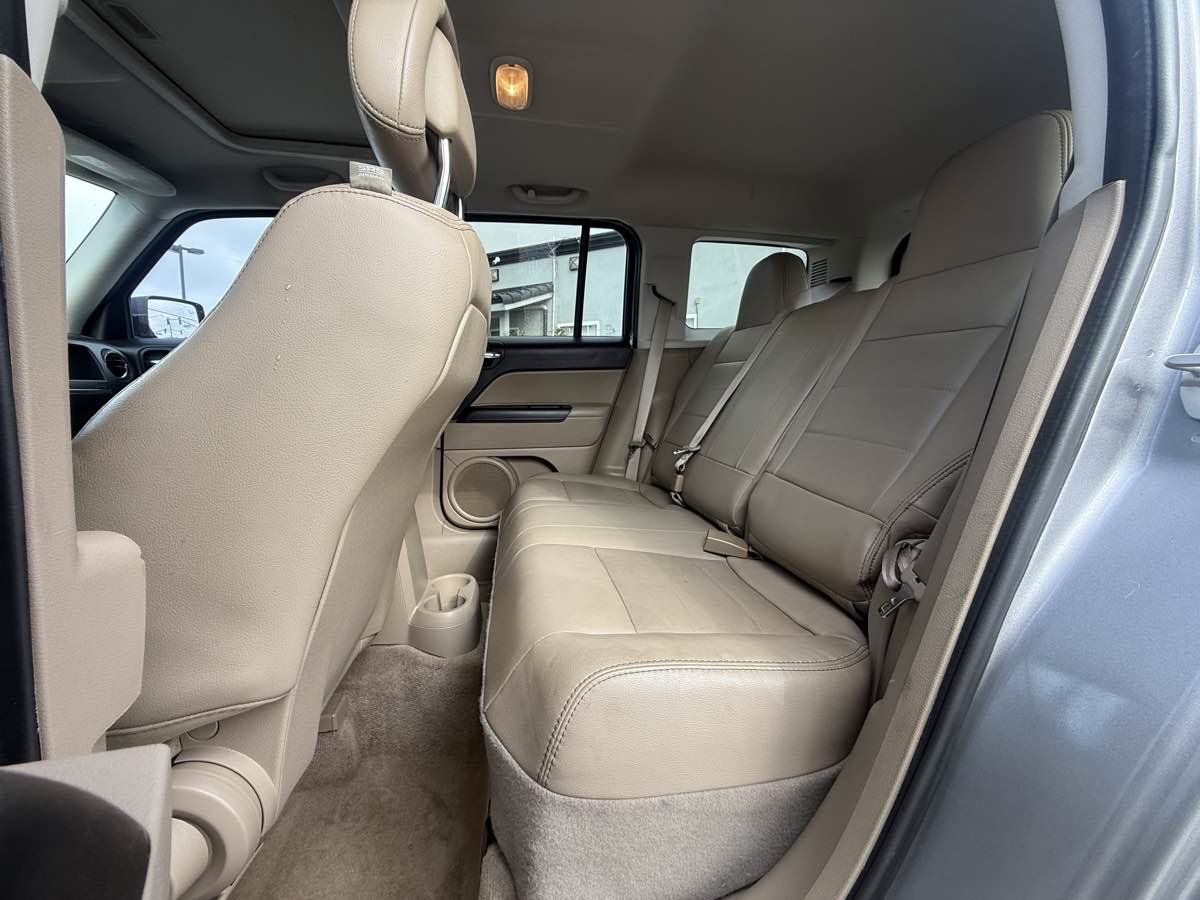 Used 2016 Jeep Patriot High Altitude image 17