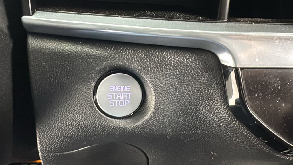 Used 2025 Kia Sorento SX image 25