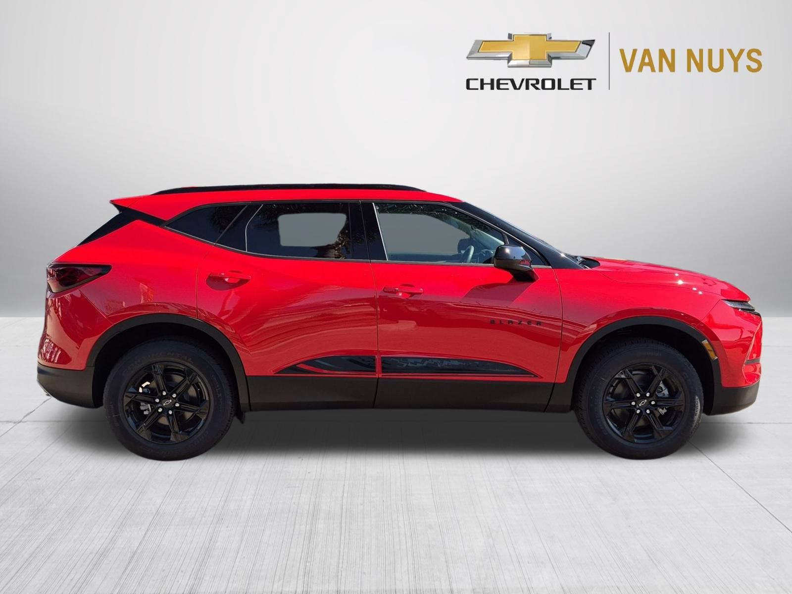New 2026 Chevrolet Blazer LT w/ Midnight/Sport Edition FWD image 3