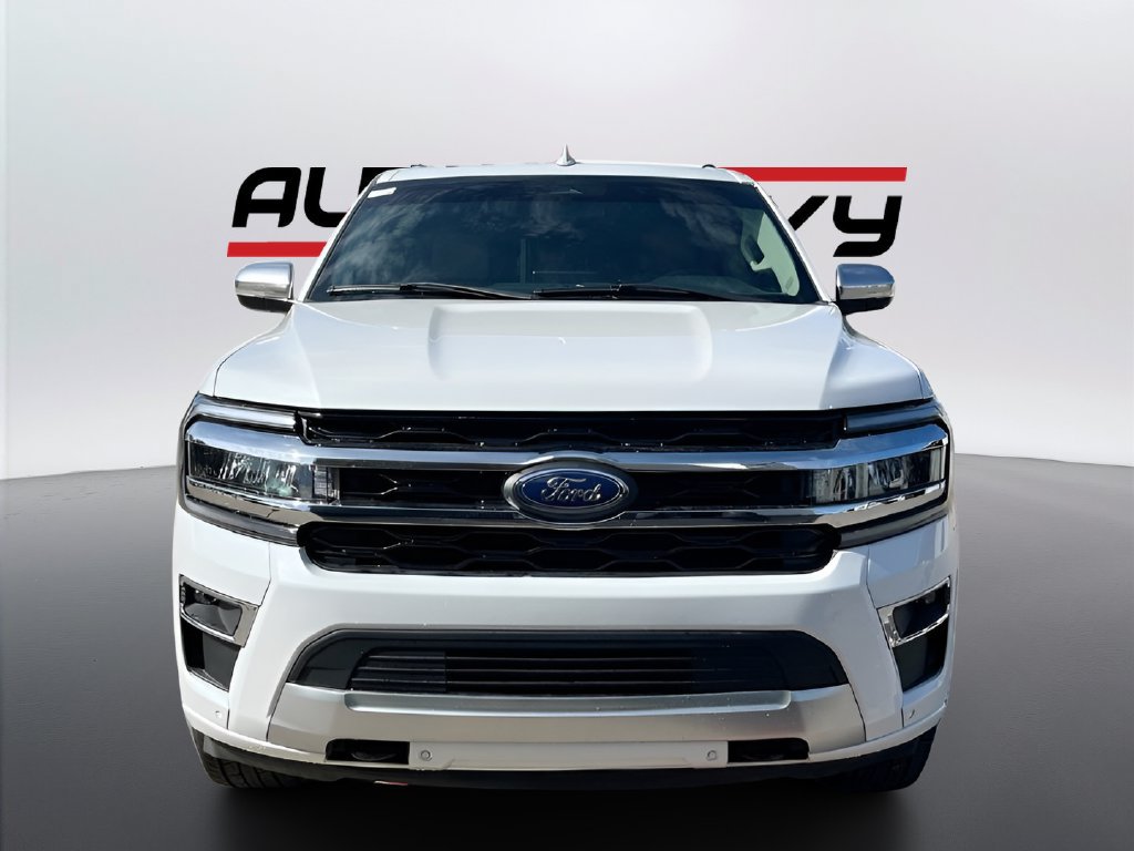 Used 2024 Ford Expedition Max Platinum AWD/4WD image 2