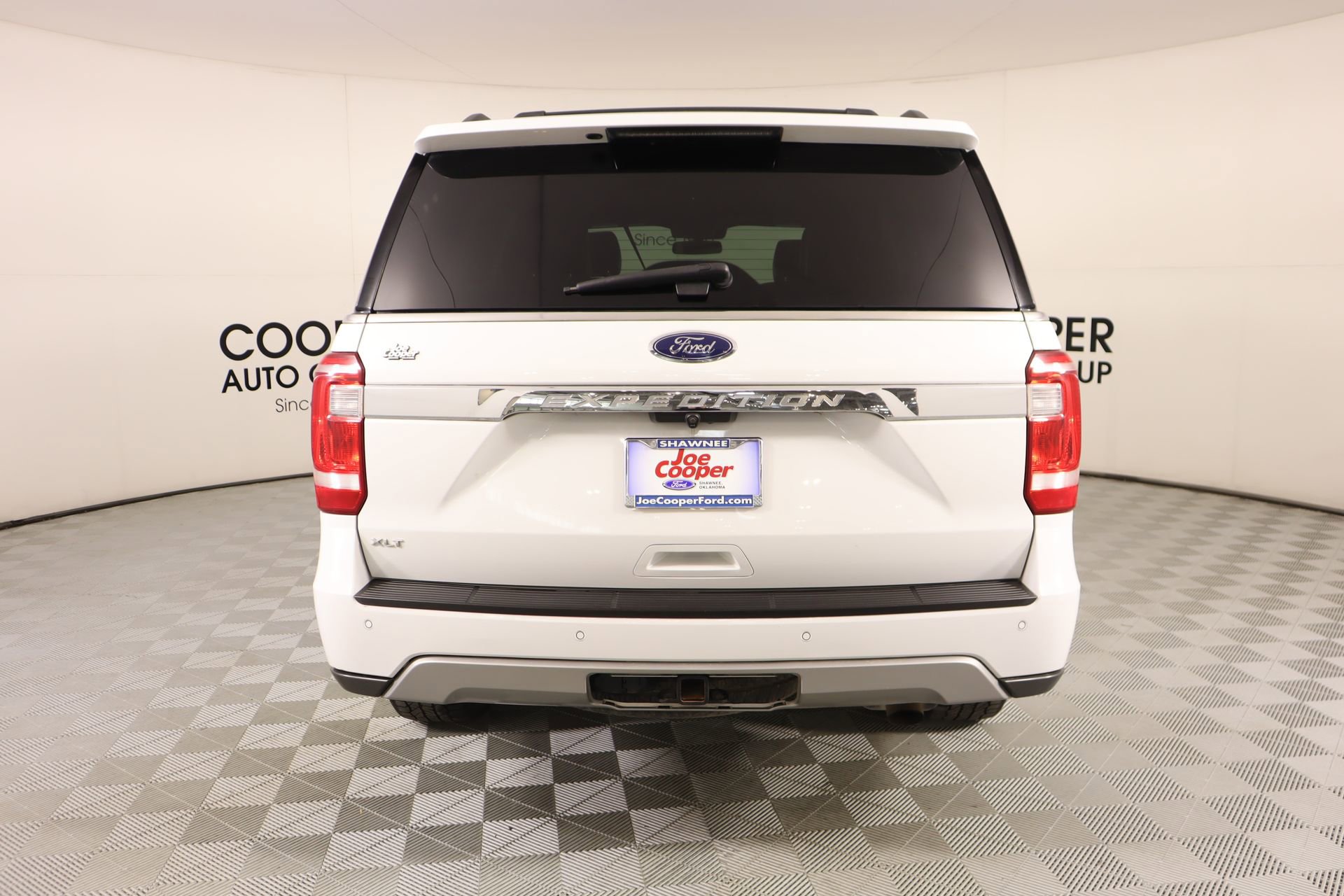 Used 2020 Ford Expedition XLT w/ Equipment Group 202A AWD/4WD image 24