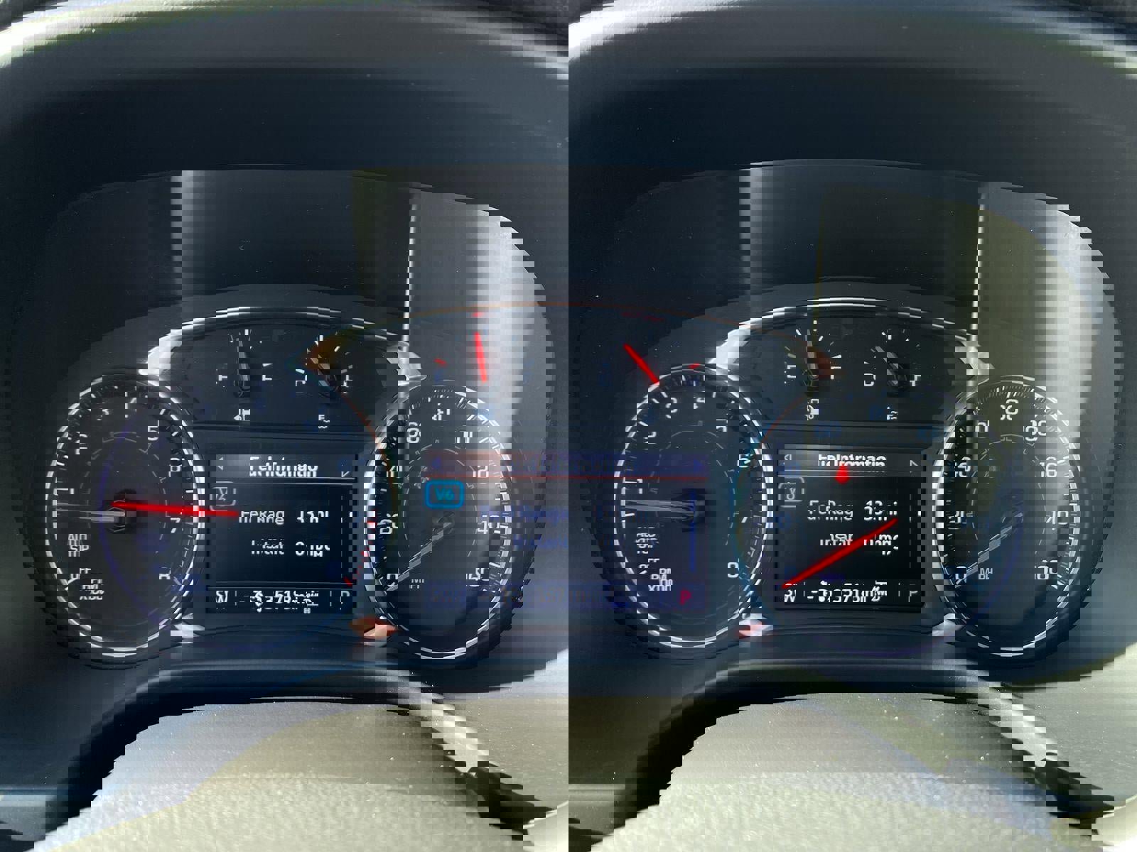 Used 2023 GMC Acadia AT4 image 4