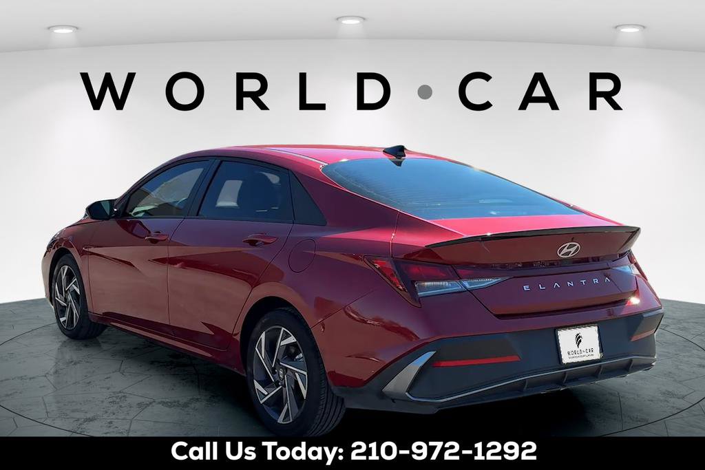 Certified 2025 Hyundai Elantra Sport image 5