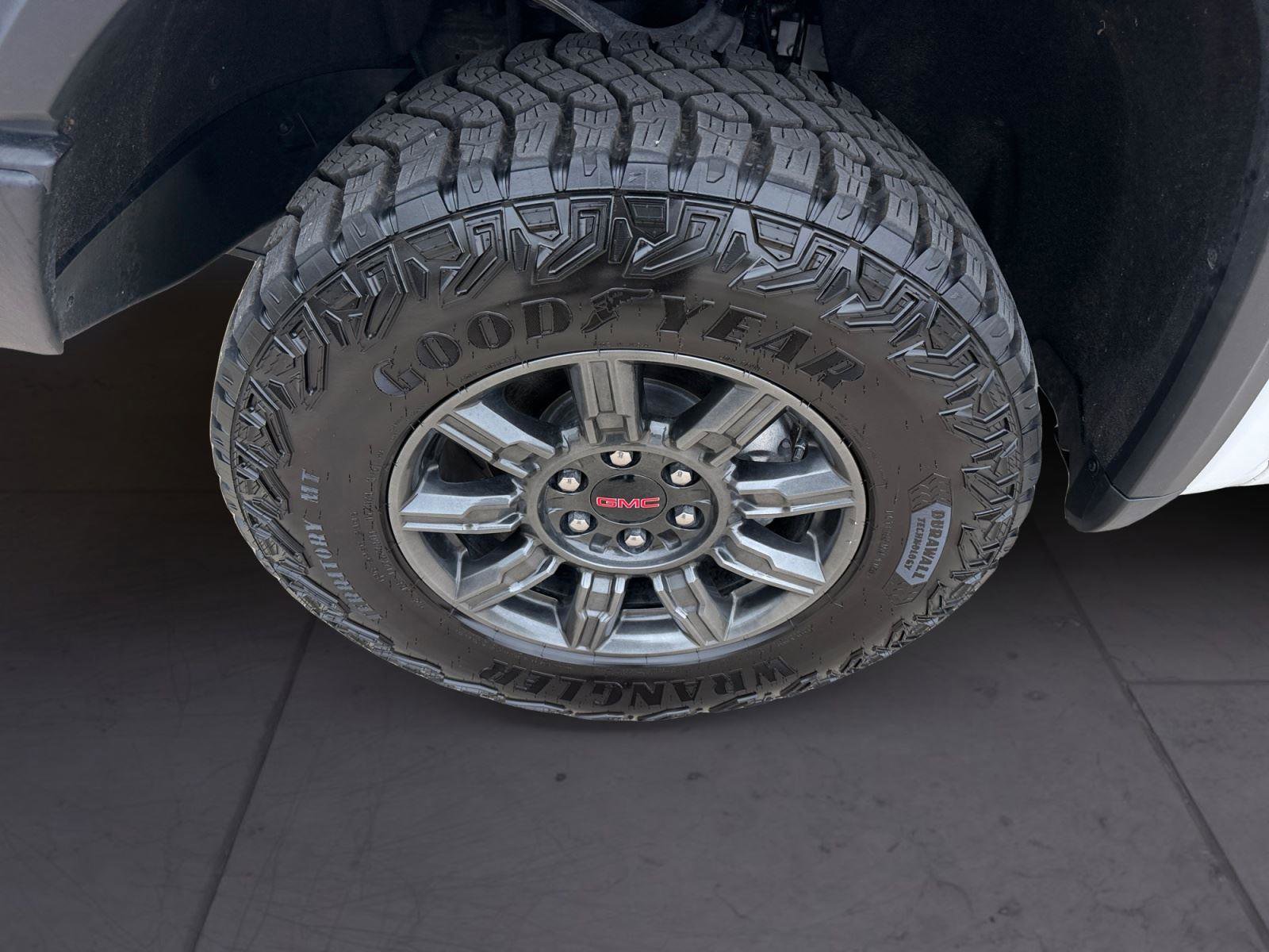 Used 2025 GMC Sierra 1500 AT4X AWD/4WD image 14