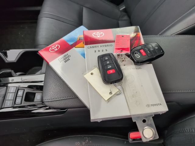 Used 2025 Toyota Camry XSE w/ Premium Plus Package AWD/4WD video 3