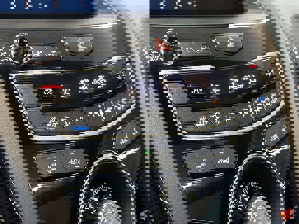 Used 2025 Acura RDX SH-AWD image 20