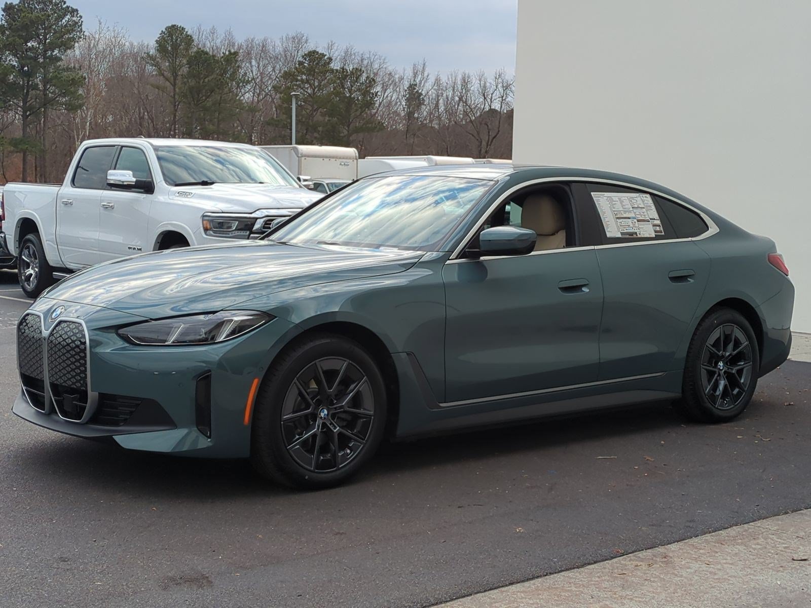 Used 2026 BMW i4 eDrive40 w/ Premium Package RWD image 5