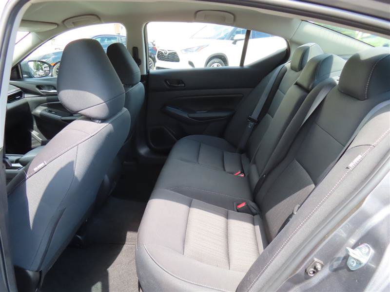Used 2025 Nissan Altima 2.5 SV FWD image 30