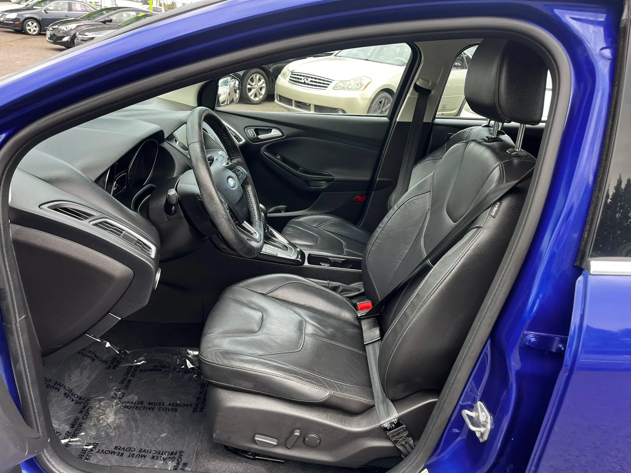 Used 2015 Ford Focus Titanium w/ Titanium Cold Weather Package FWD image 9