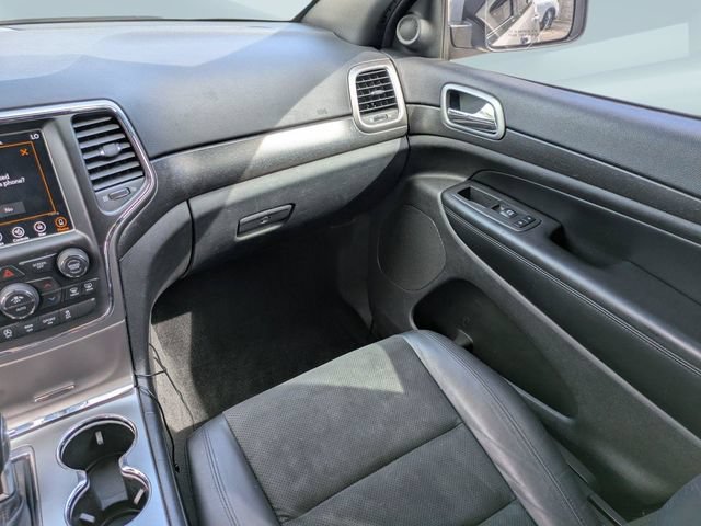 Used 2018 Jeep Grand Cherokee Altitude RWD image 18