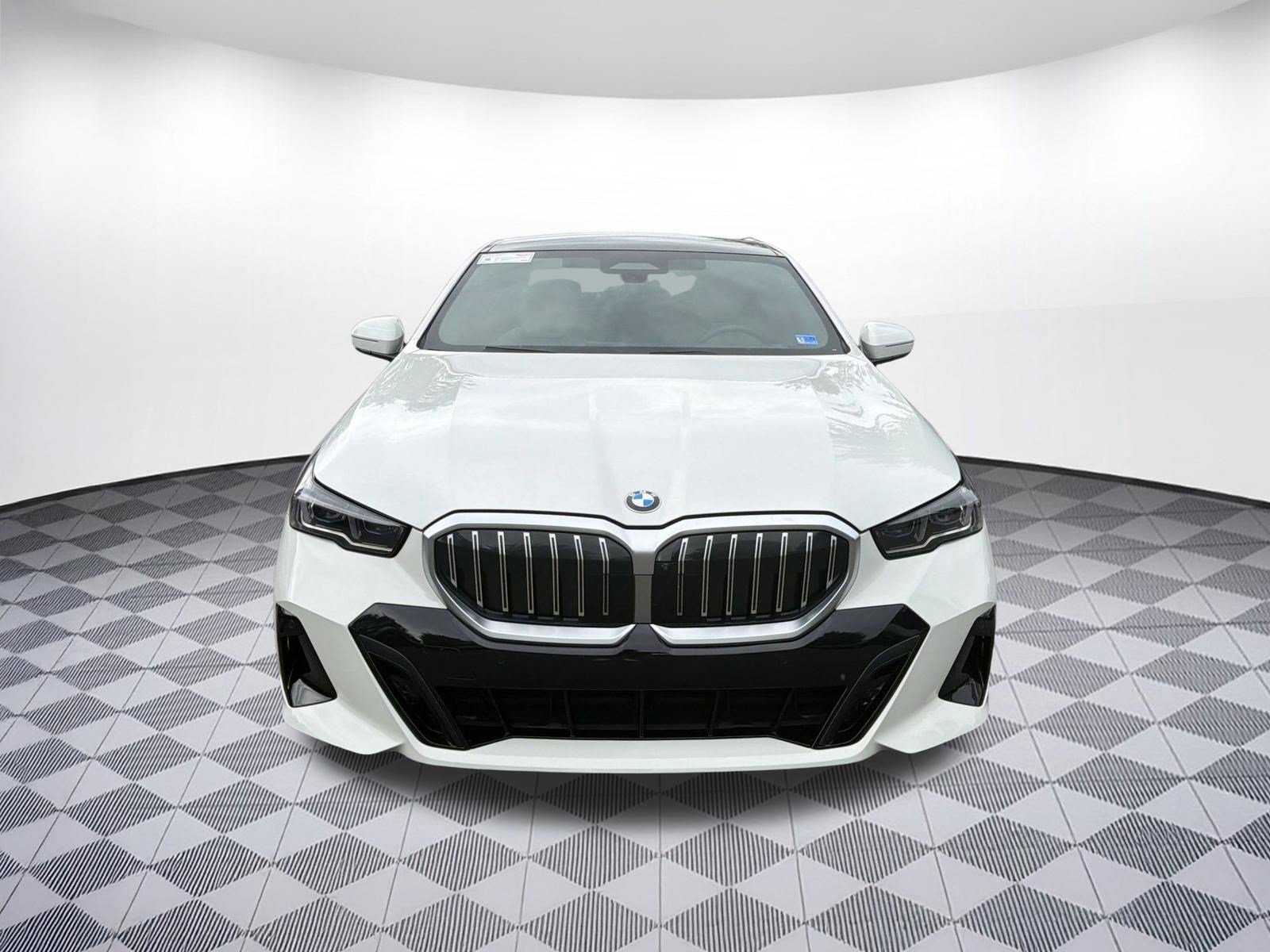 Certified 2024 BMW 530i xDrive w/ M Sport Package AWD/4WD image 6